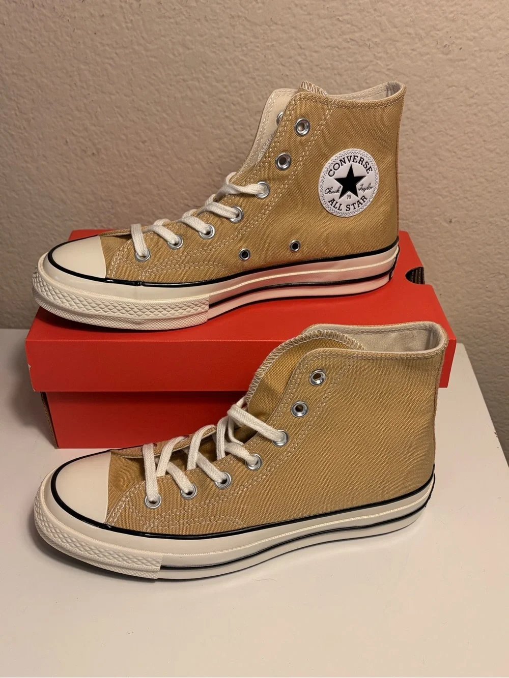 Converse item description